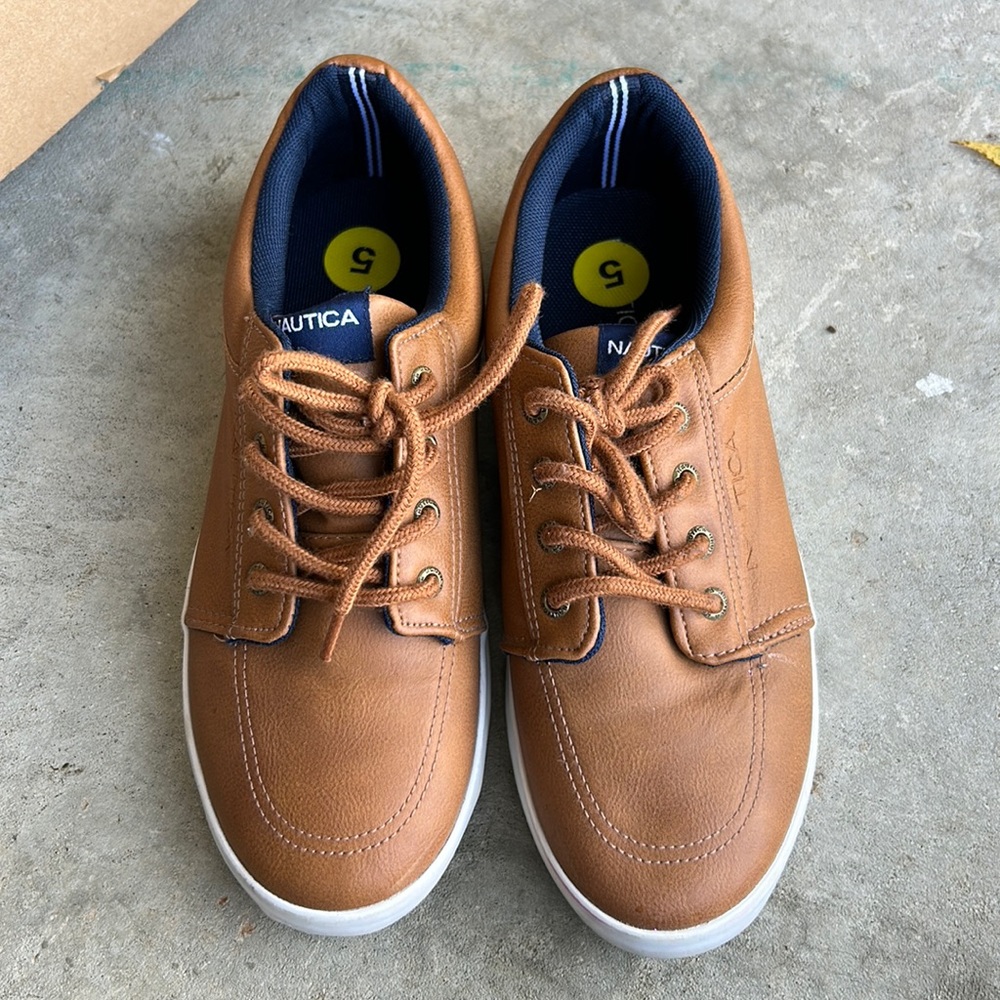Kids dress shoe